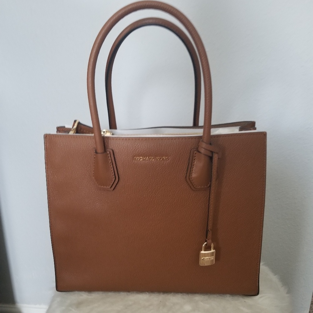 MK Lg leather Mercer Tote